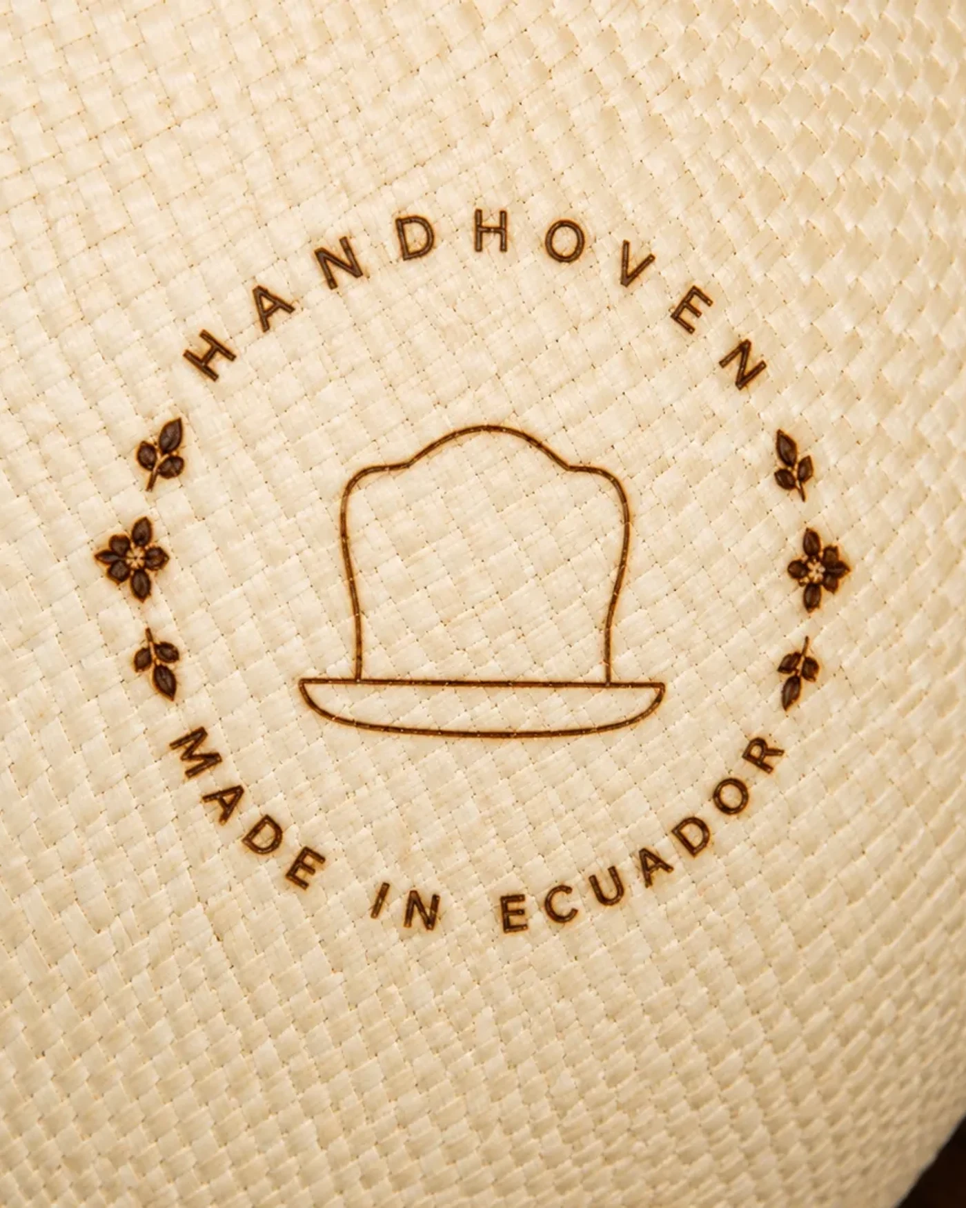 Marque Handwoven Made in Ecuador sur la calotte d’un Panama